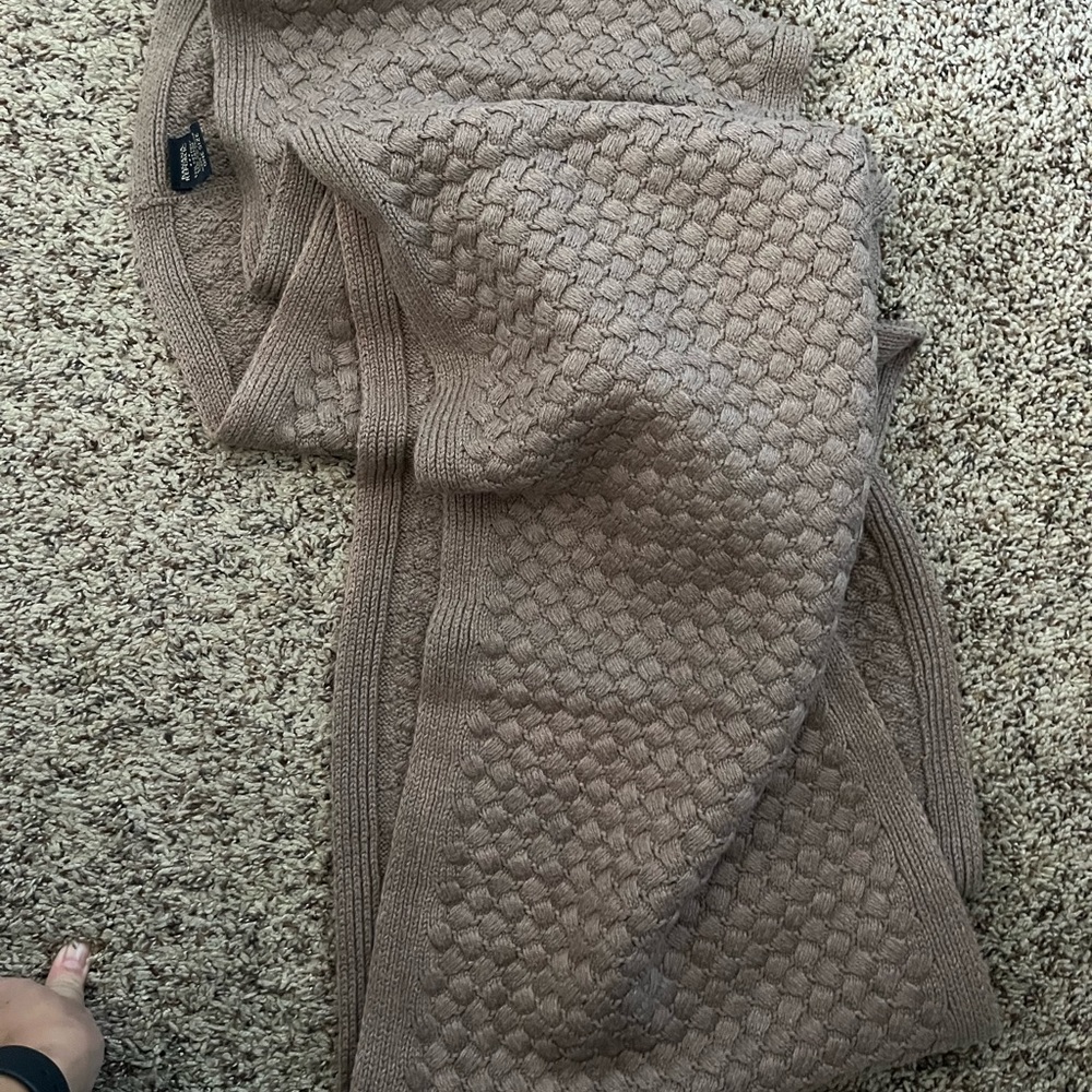 Banana Republic Circle Scarf